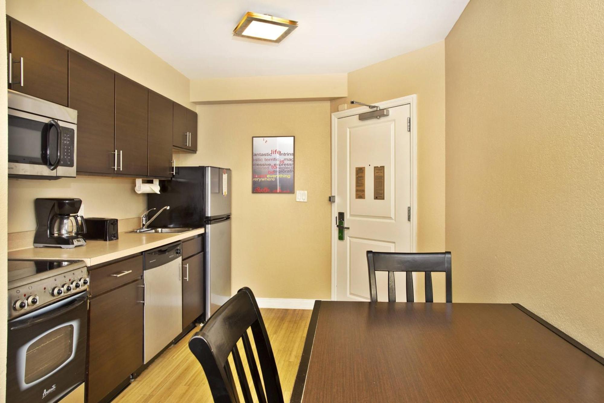 Towneplace Suites Republic Airport Long Island Фармингдейл Екстериор снимка